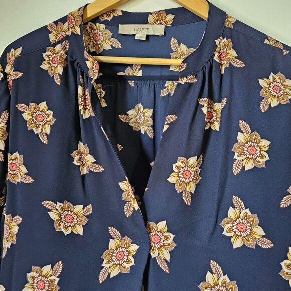 EUC LIKE NEW LOFT MEDALLION FLORAL PRINT SPLIT V NECK LONGSLEEVES TOP SIZE XL - Picture 12 of 16